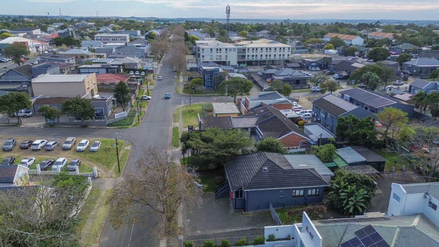 Commercial Property for Sale in Vincent Eastern Cape